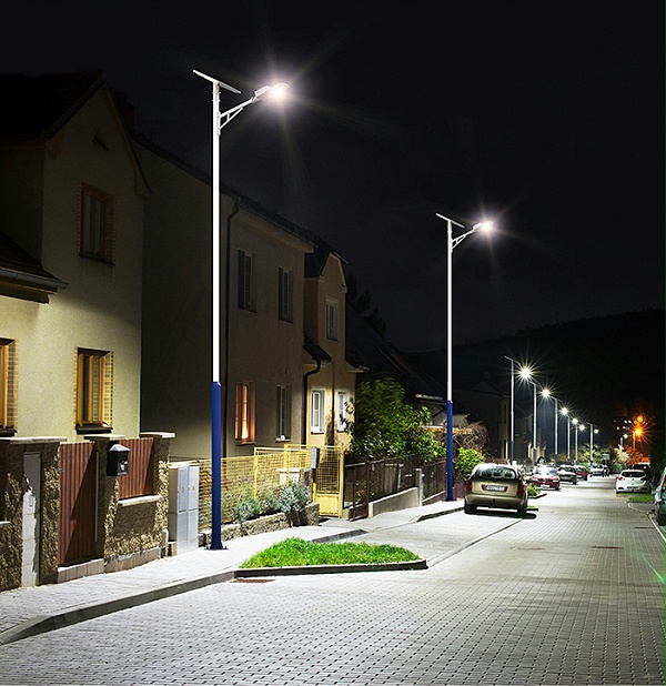 農村太陽能路燈_led太陽能路燈_廣東太陽能路燈廠家