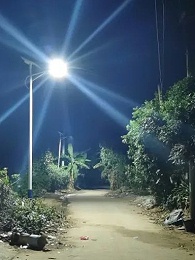 發家致富道上不抹黑，雁江這一村裝上太陽能路燈
