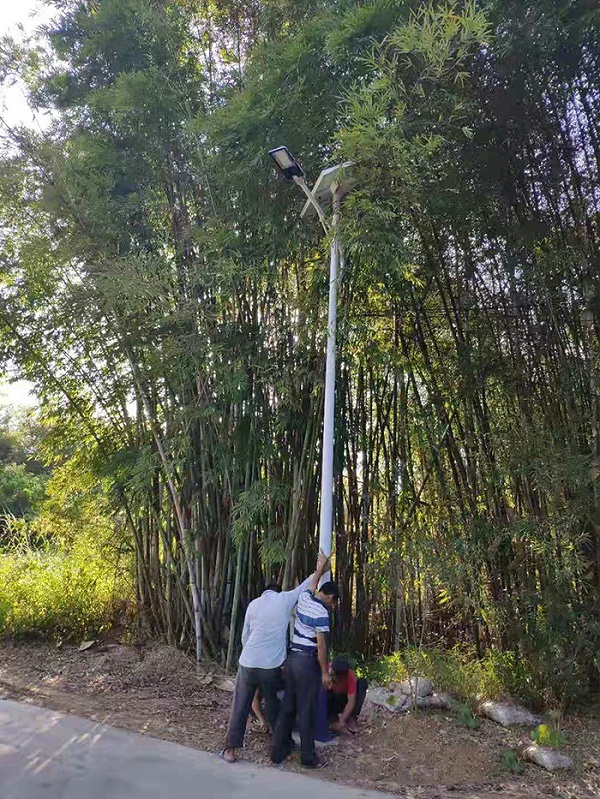 太陽能LED路燈 太陽能路燈價格便宜 南德太陽能路燈廠家