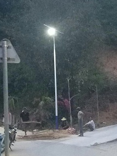 海南五指山毛道鄉太陽能路燈