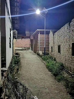 愛心人士共創助幫扶 百盞新農村40W太陽能路燈照人心
