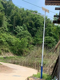 湖南衡陽市祁東縣第二中學6米LED太陽能路燈