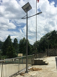 廣西省百色市樂業縣新化鎮中心學校太陽能路燈工程案例