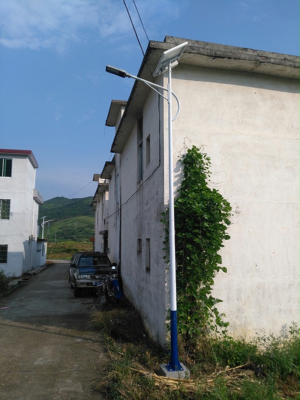 太陽能路燈 6米農村太陽能路燈 南德太陽能燈飾有限公司