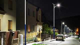 太陽能路燈廠家常說的陰雨天指的是什么？