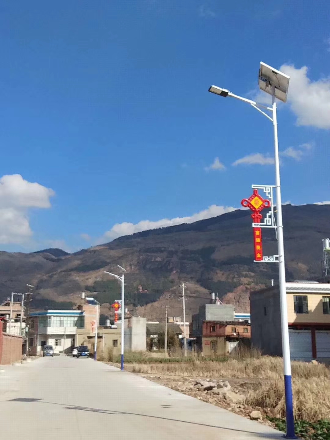 光控自適應，時控準無誤，遙控更便捷——太陽能路燈的智能內核