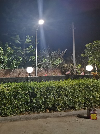 太陽能路燈：光控時控遙控，智能點亮每一夜