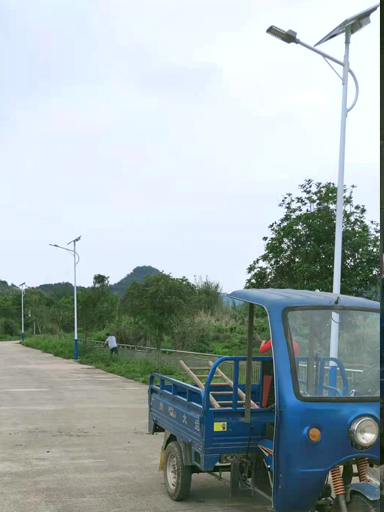 廣東省清遠市英德市新農村太陽能路燈