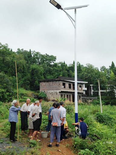四川宜賓市西郊苗木基地五村：太陽能路燈點亮數千人民群眾的心